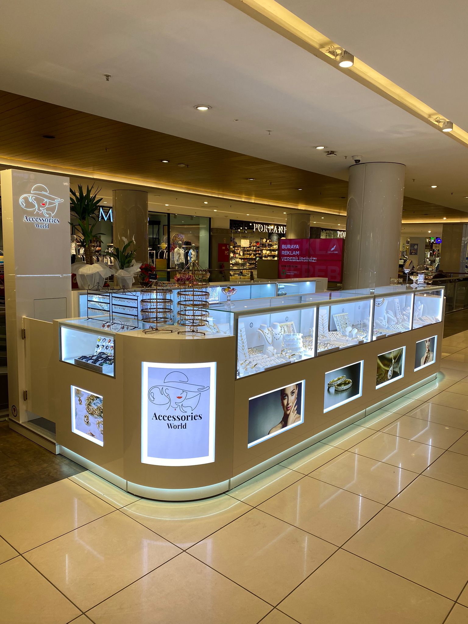 Accessories World AVM Kioskı